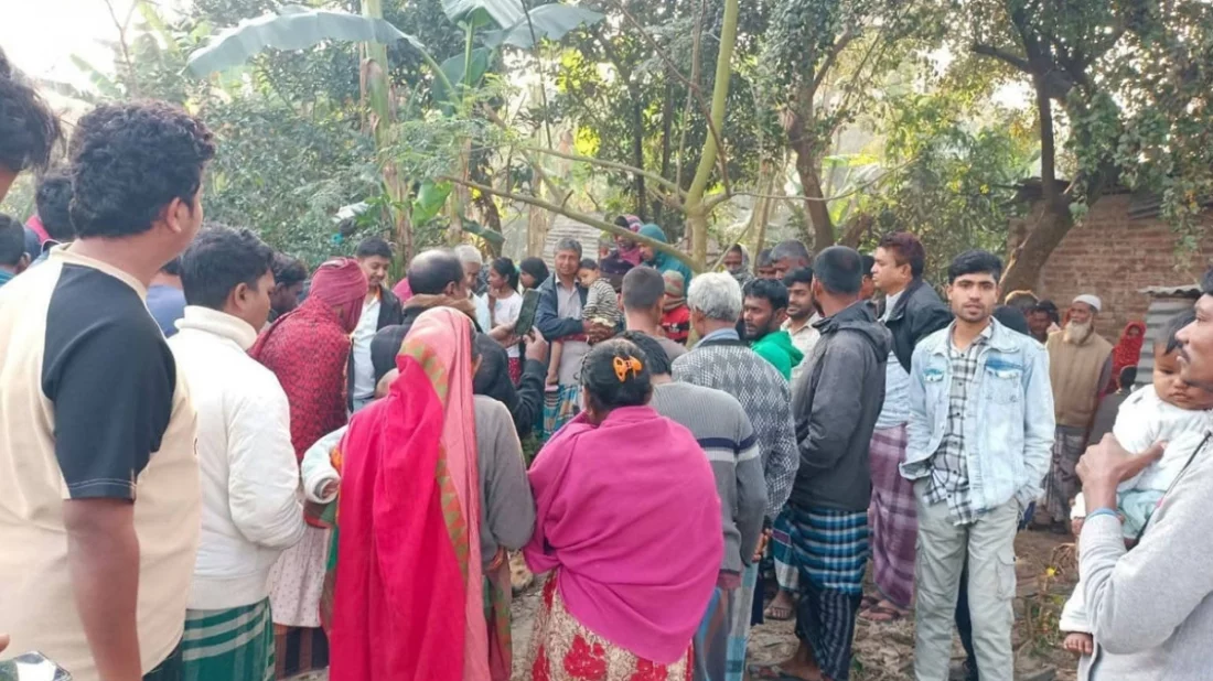 কসাইয়ের দোকানে মিললো ২৫ কেজি মাংসসহ কুকুরের মাথা, এলাকায় উত্তেজনা