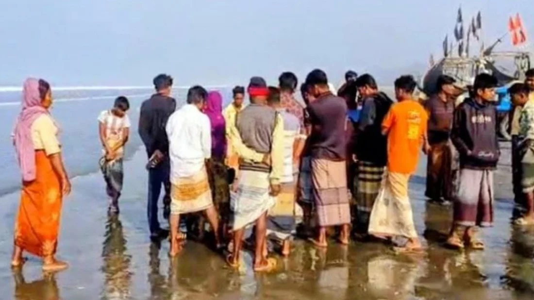 টেকনাফে সমুদ্র সৈকতে ভেসে এলো তরুণ-তরুণীর মরদেহ