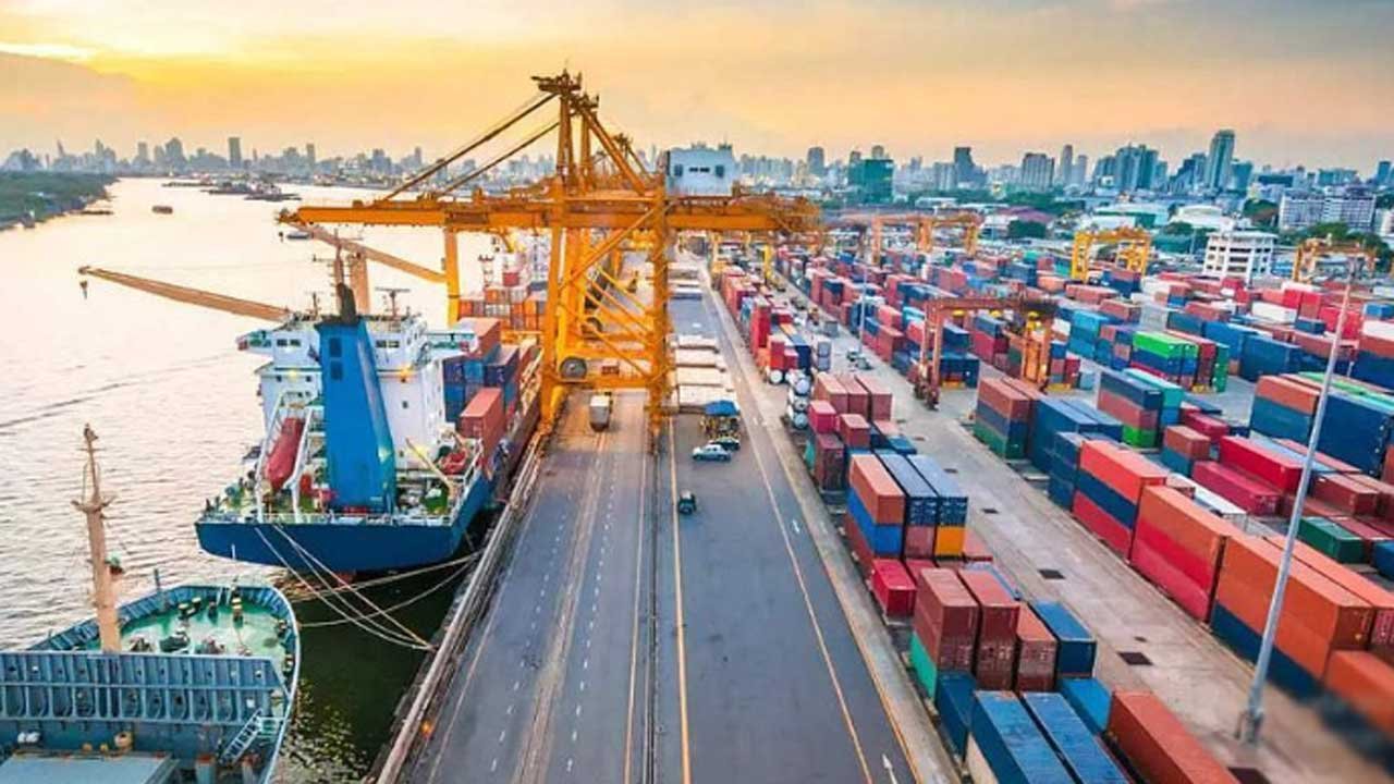 চট্টগ্রাম বন্দরে এবার লাগাতার কর্মবিরতির ঘোষণা