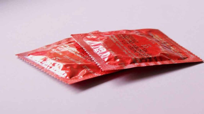 নিম্নমানের কনডমে বাজার সয়লাব, দেশের চাহিদা মিটিয়ে বিক্রি হচ্ছে মিয়ানমারেও