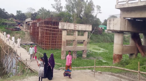 একটি সেতুর অপেক্ষায় তিন ইউনিয়নের হাজারো মানুষ